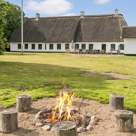 Holiday home Six-bedroom In *