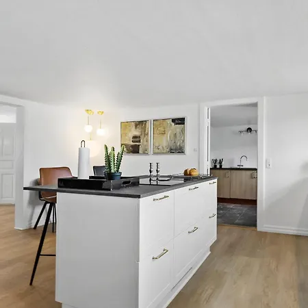 Six-bedroom In Semesterbostad *