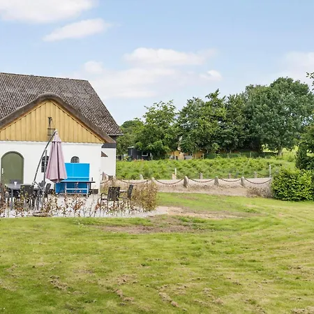 Holiday home Six-bedroom In