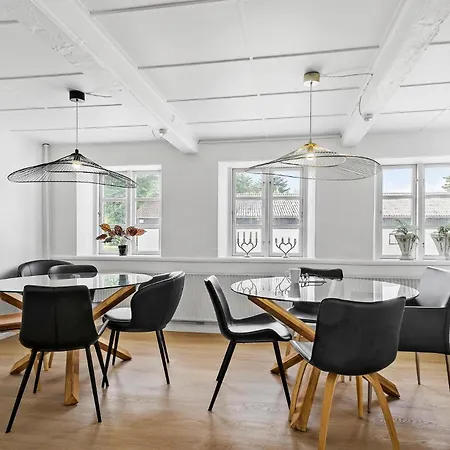 Six-bedroom In Semesterbostad *