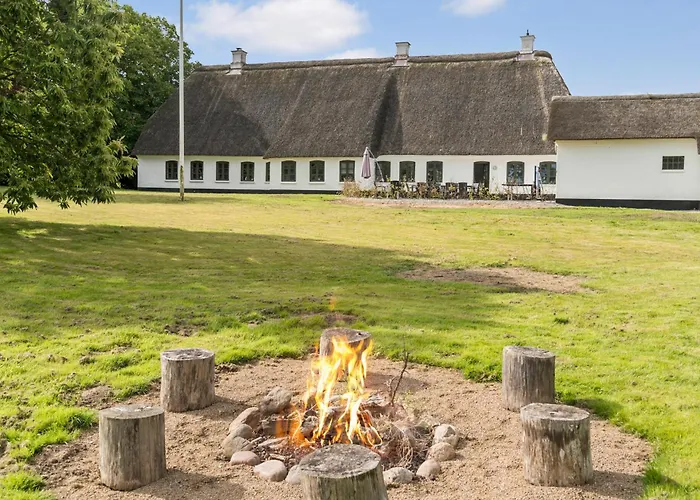 Holiday home Six-bedroom In *