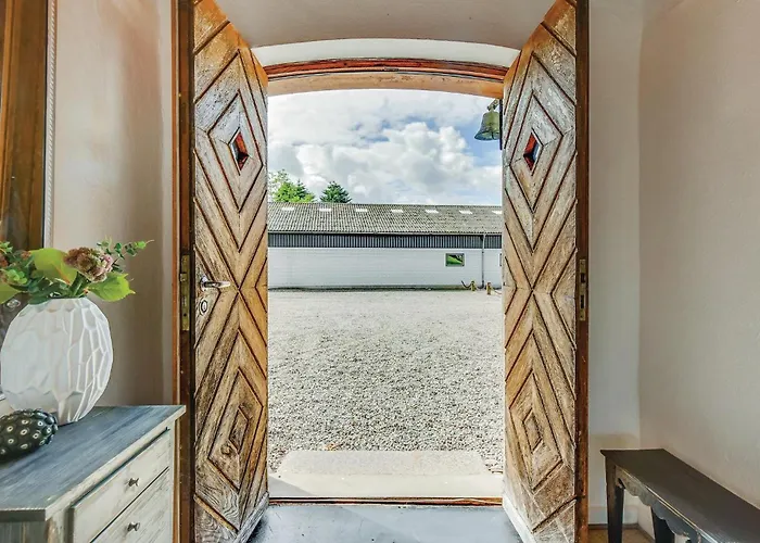 Holiday home Six-bedroom In *